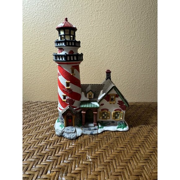 O Well Harborside Village Lighthouse & Cottage - Picture 1 of 9